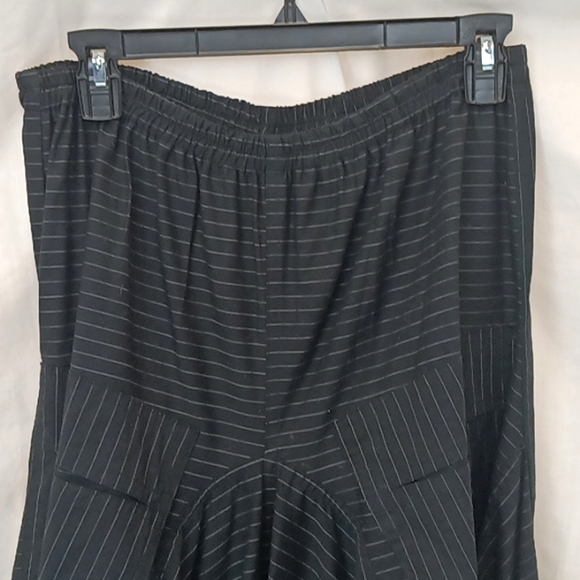 L. Hanna for La Tournee' bubble pants in black with white stripes size 2. - Picture 1 of 8